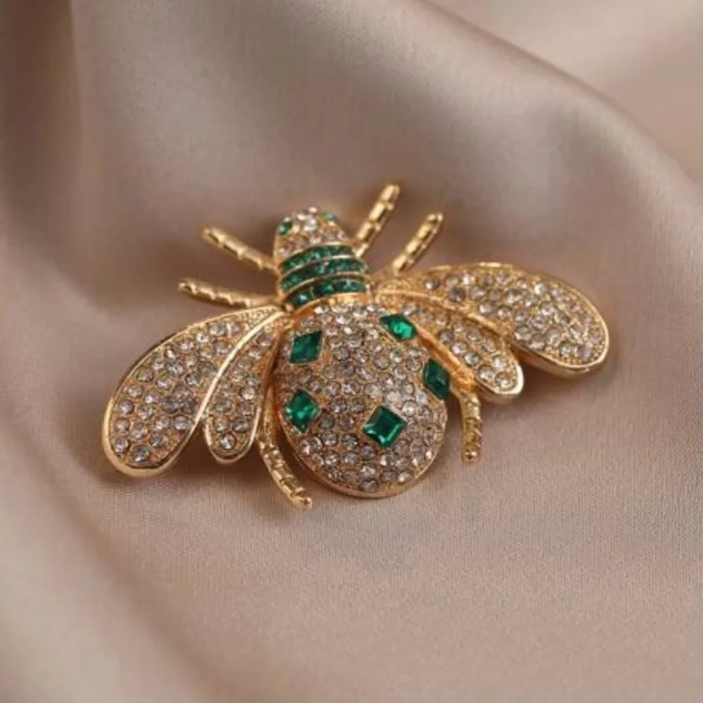Emerald Green and Gold-tone Crystal Bee Bug, Fly Brooch, Lapel Pin